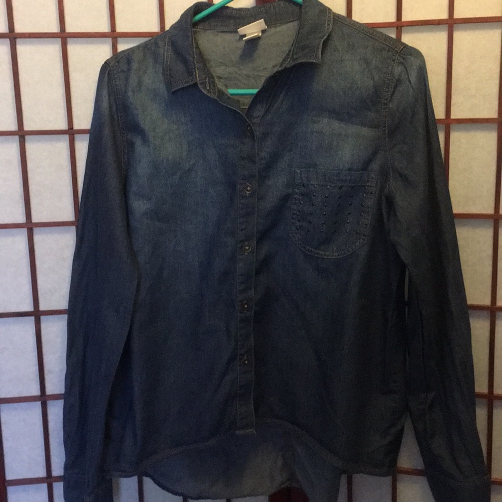 Denim top with pretty beaded front pocket